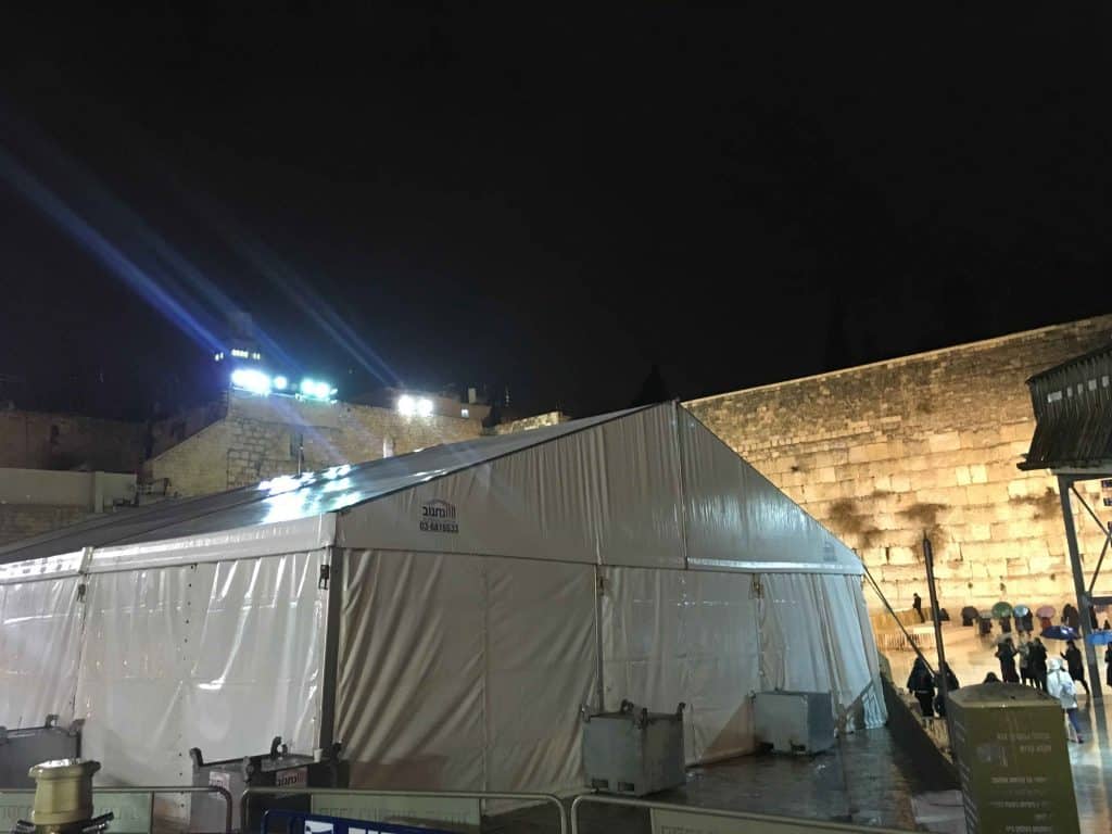דגשים חשובים להשכרת אוהלים למסיבות והפקות ענק